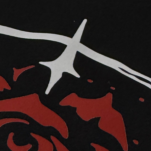 Крупный план DTF-принта: чистая передача цвета и ровные края